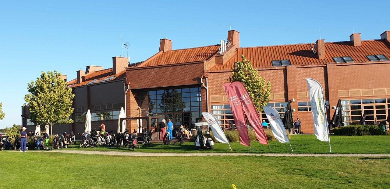 Apartgolf Sobienie Krolewskie Sobienie Szlacheckie Exteriér fotografie