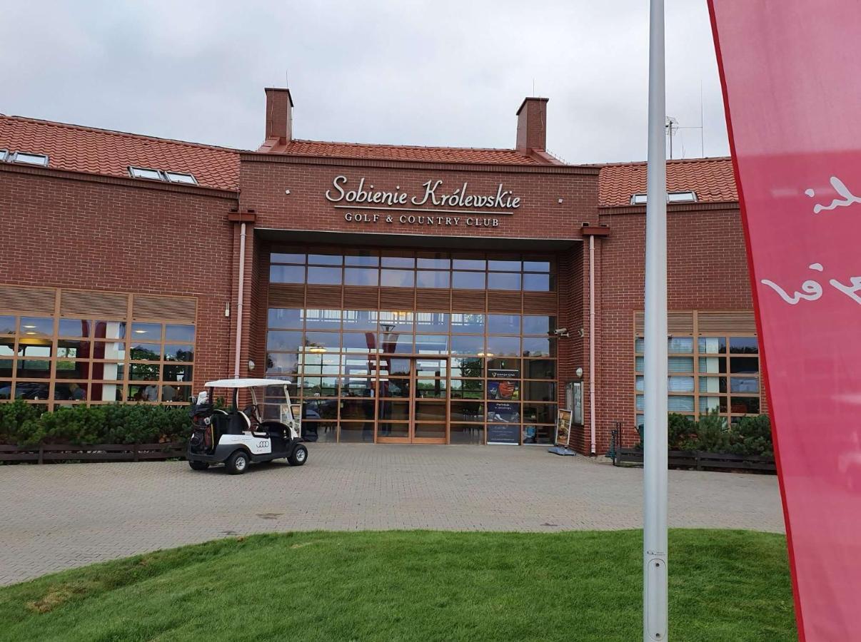 Apartgolf Sobienie Krolewskie Sobienie Szlacheckie Exteriér fotografie